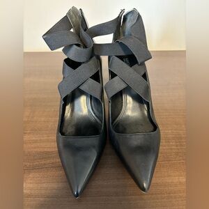 Michael Kors black heels size 8 in amazing condition.